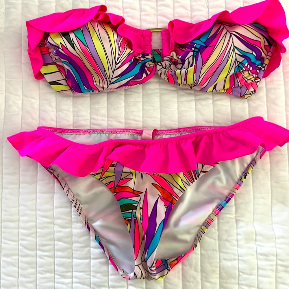 Victoria’s Secret Ruffle Bikini XS/S